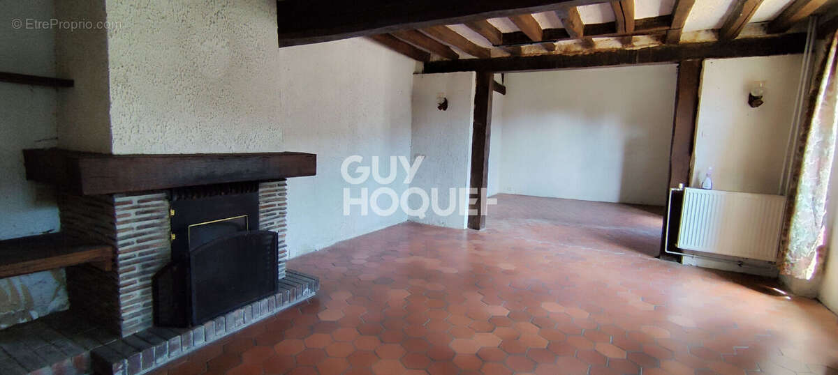 Maison à CRECY-COUVE