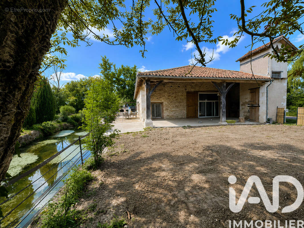 Maison 262 m² à Puylaroque  - photo 2
