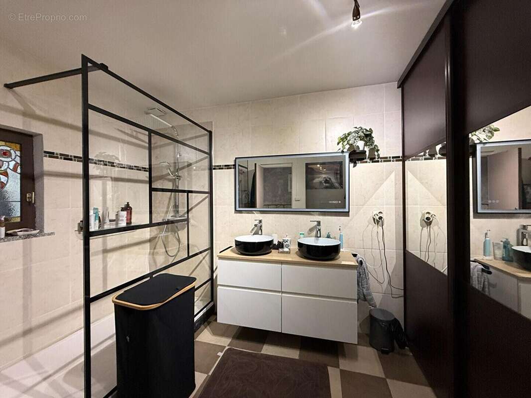 Maison à COLOMBEY-LES-BELLES