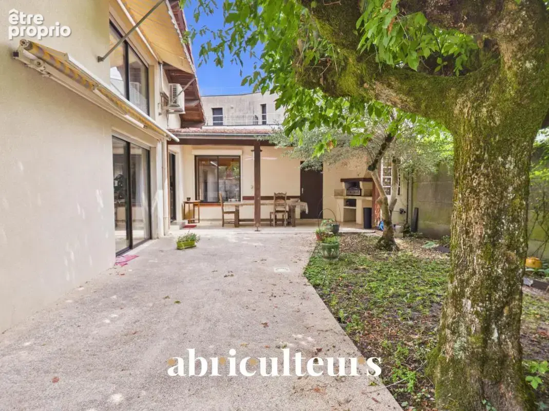 Maison familiale avec piscine et grand jardin avec fort potentiel  à Caudéran 33200 - photo 5