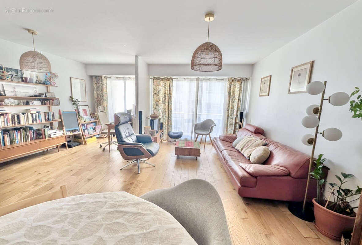 Appartement à PARIS-19E