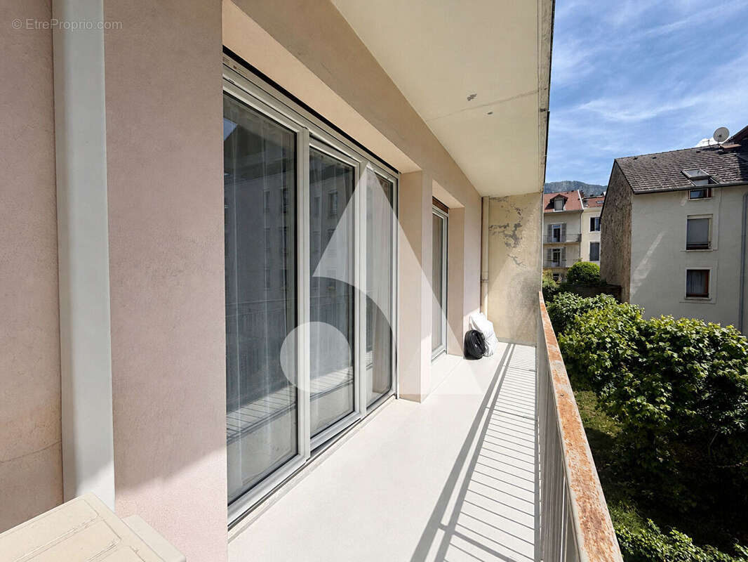 Appartement Aix Les Bains 3 pièce(s) 58 m2 - photo 3