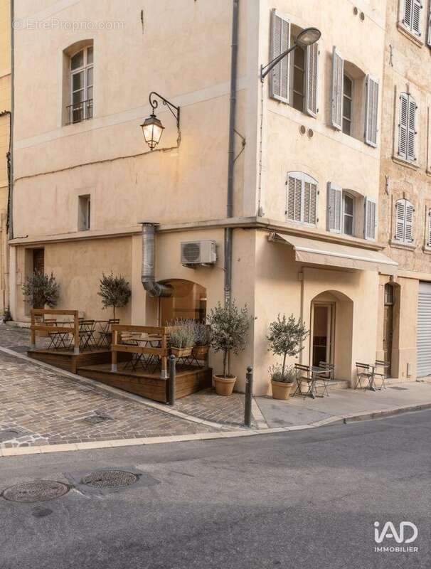 Photo 2 - Commerce à MARSEILLE-2E