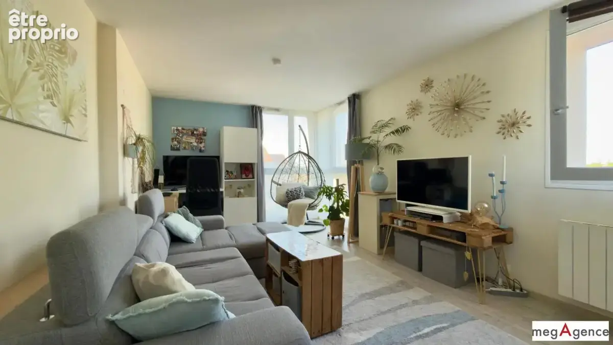 Appartement duplex rénové, spacieux, vue dégagée - photo 2