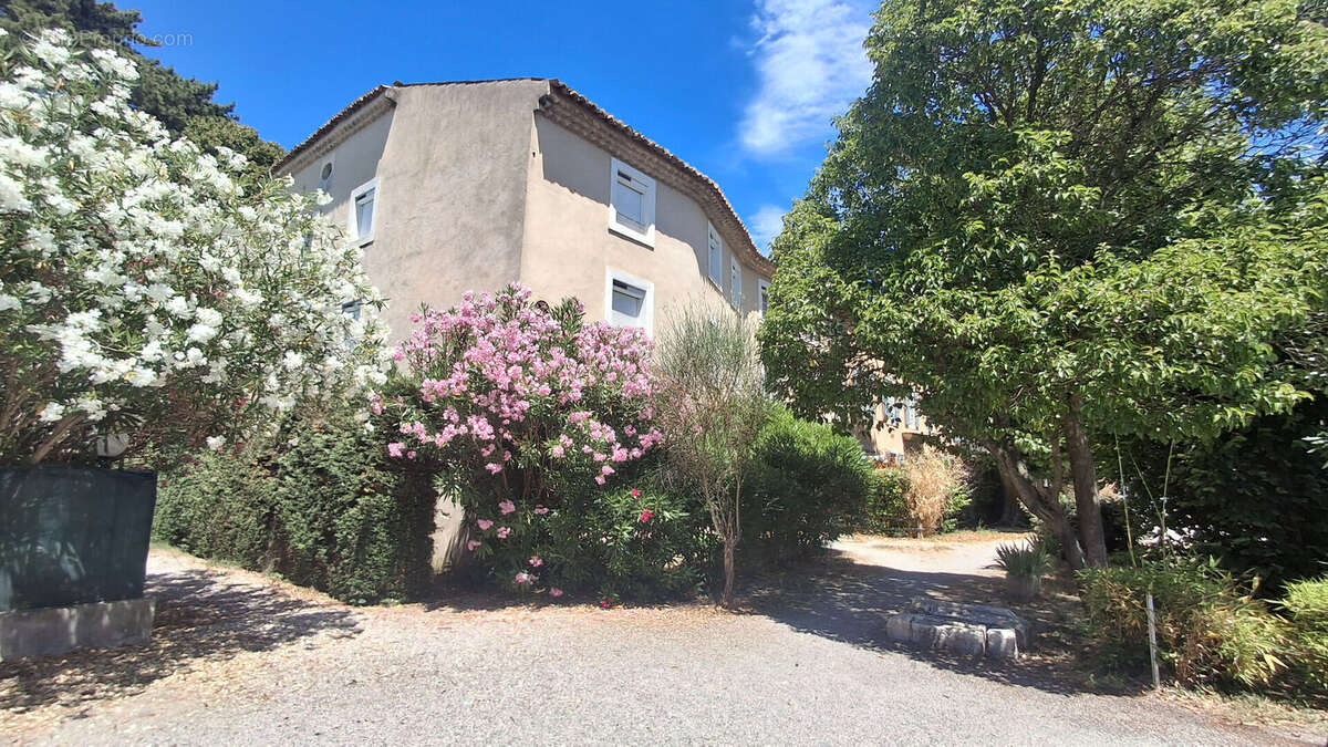 Exclusivité - St Paul 3 Châteaux, Appartement  de  87m², 3 ch. dans résidence avec piscine - photo 2