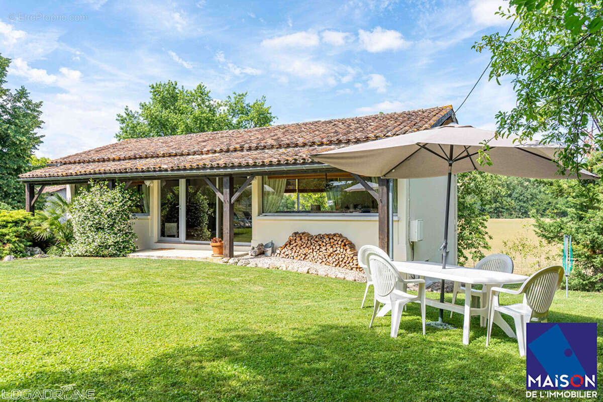 Maison à MONCLAR