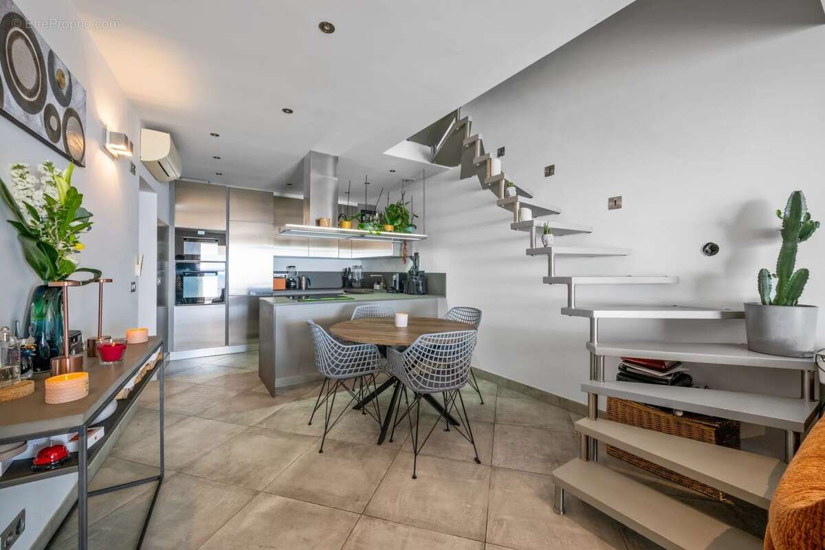 Appartement à CAP-D'AIL