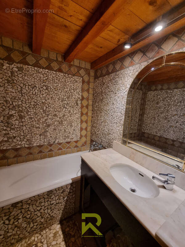 Maison à FOURQUES