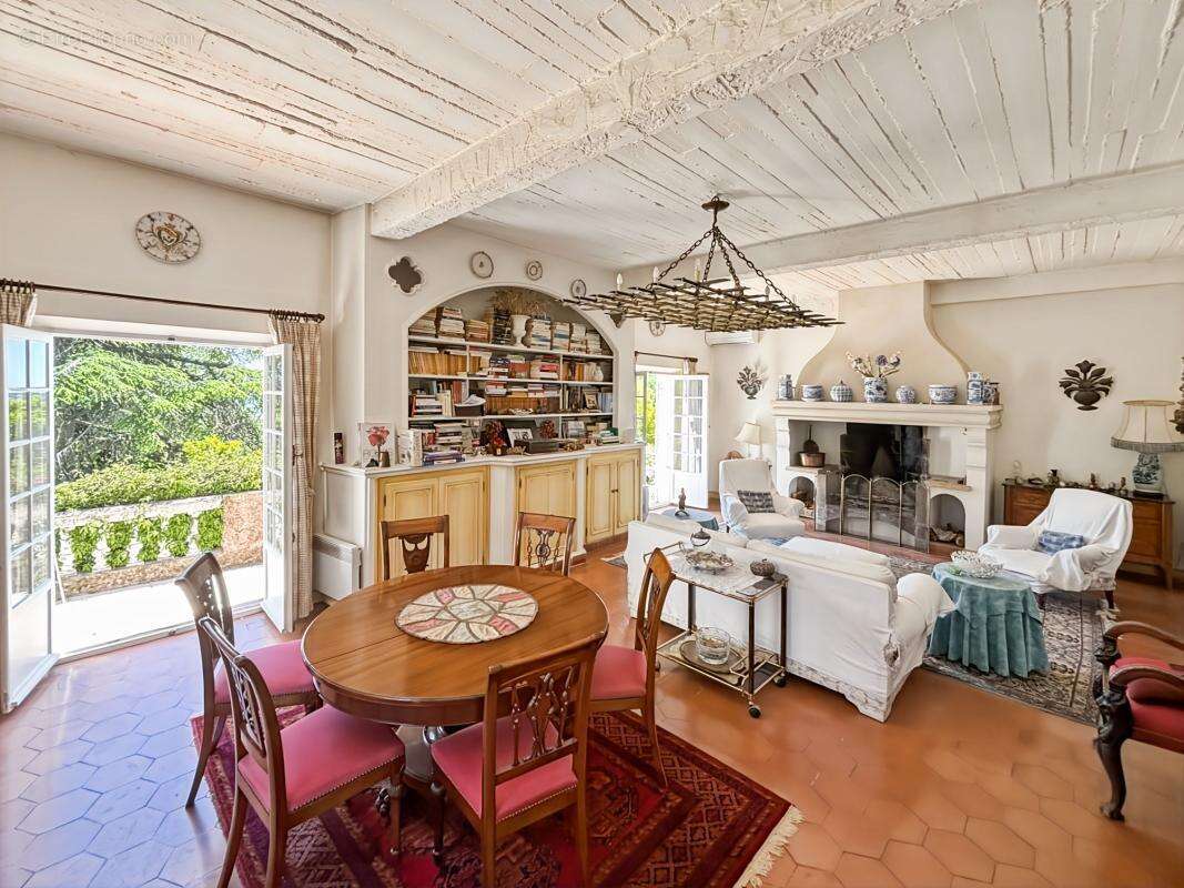 Nice gairaut – villa provençale avec vue mer, piscine, terrain de 2 000 m² et garage de 100 m² - photo 4