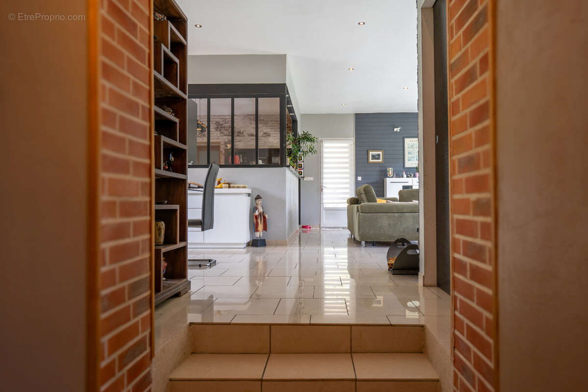 Maison à MONTAIGU-DE-QUERCY