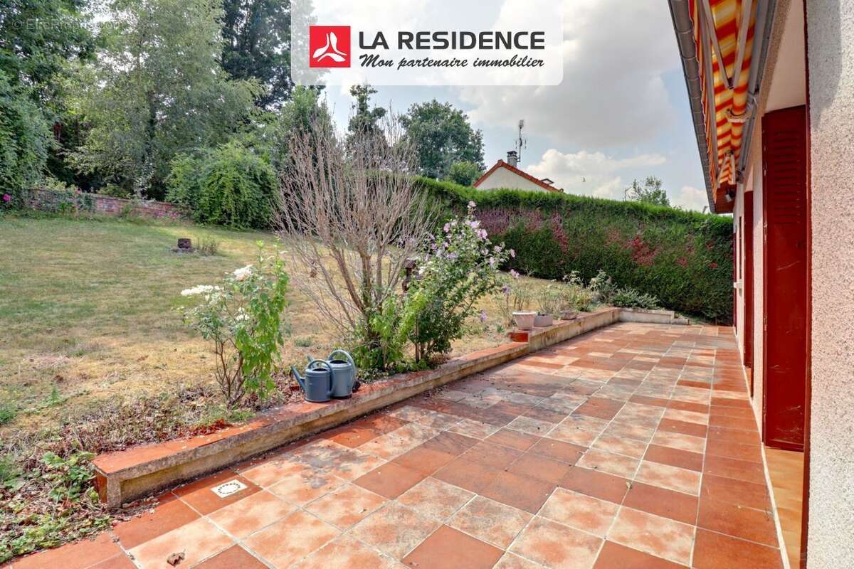 Maison 130 m² à Saint-Germain-De-La-Grange  - photo 5