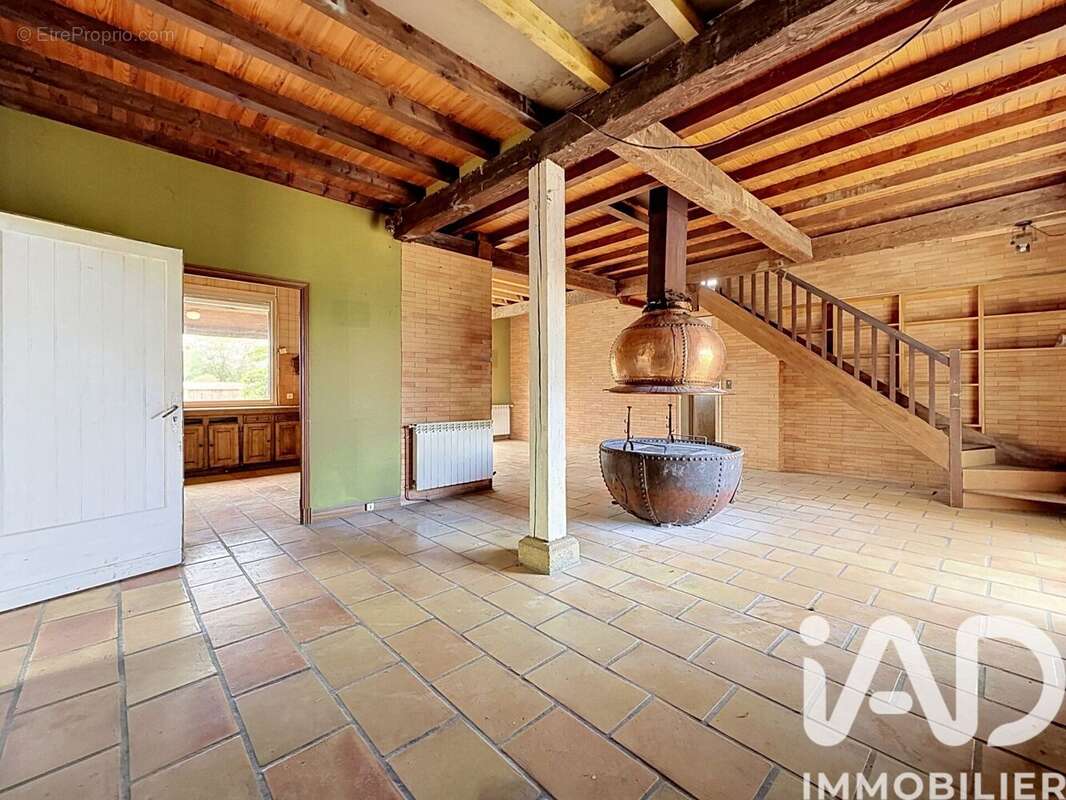 Maison 154 m² à Cazeres  - photo 3