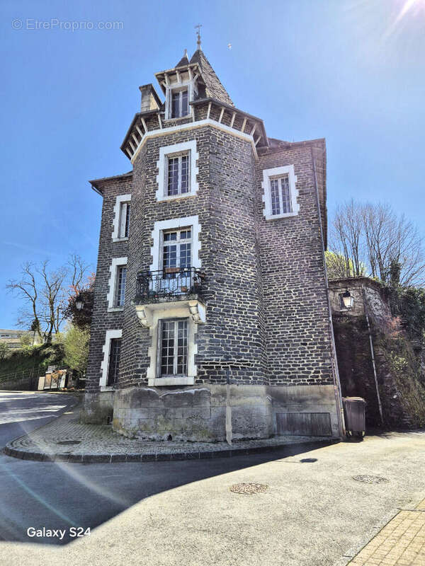Maison à UZERCHE