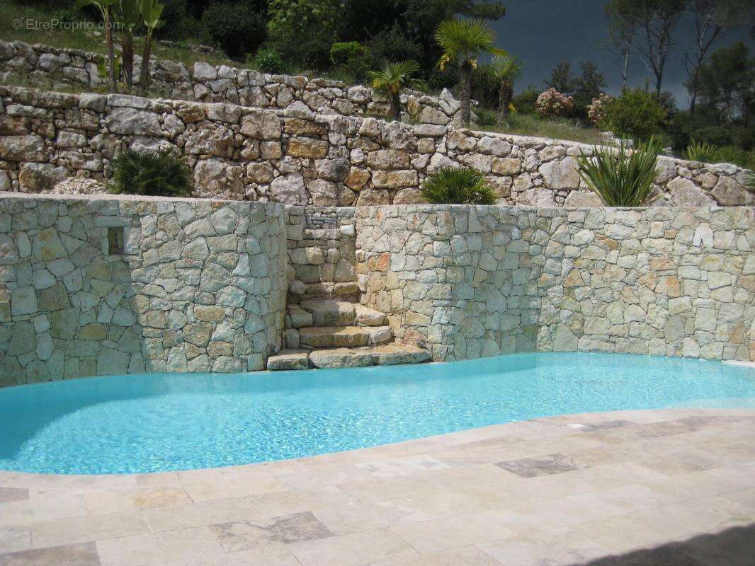 Maison à ROQUEFORT-LES-PINS