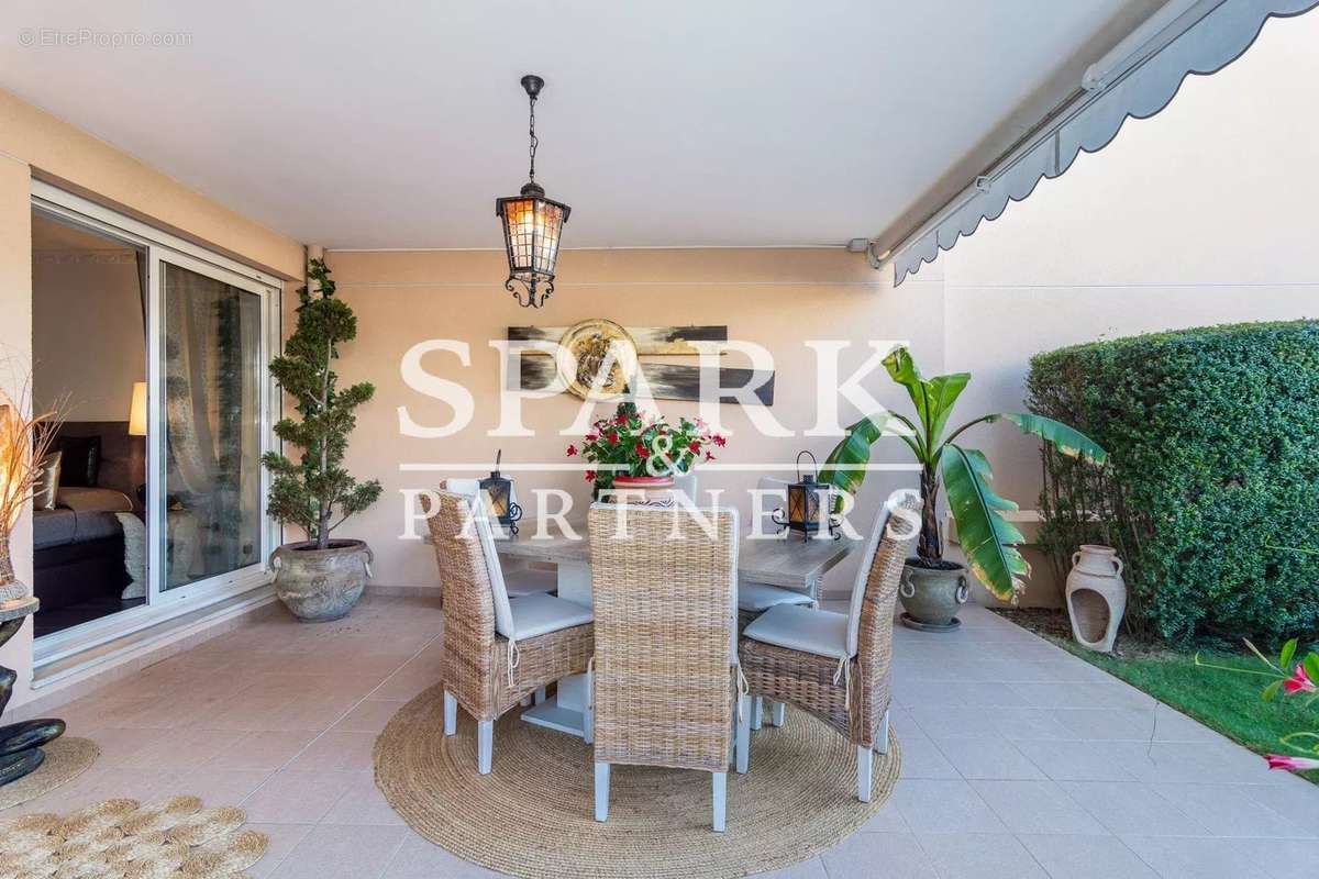 Appartement à ROQUEBRUNE-CAP-MARTIN