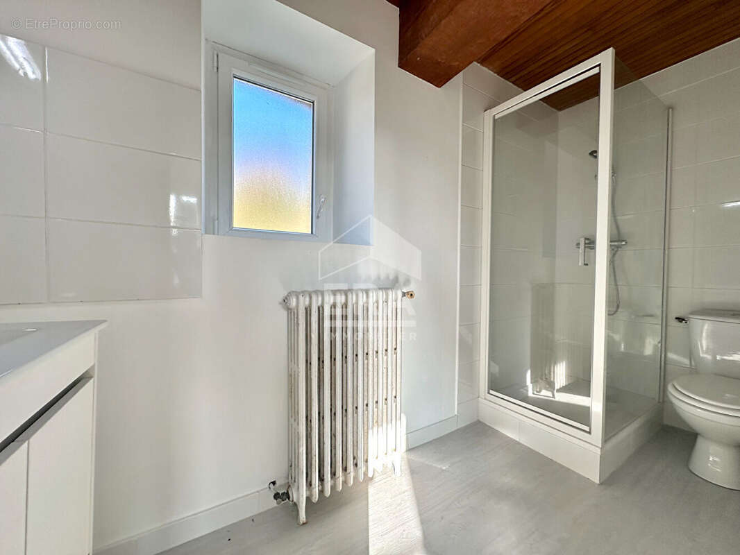 Maison à LORREZ-LE-BOCAGE-PREAUX