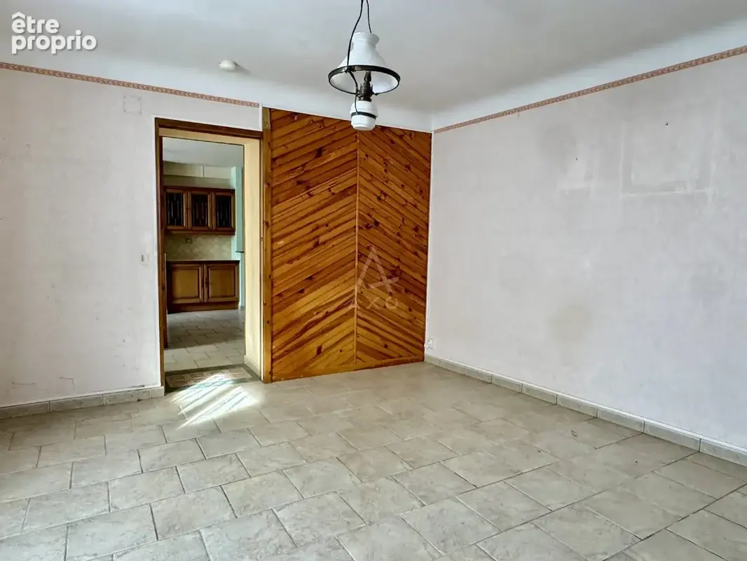 SAINT-AMANT-DE-BOIXE  Maison de village en pierre avec jardin et grand terrain - photo 6
