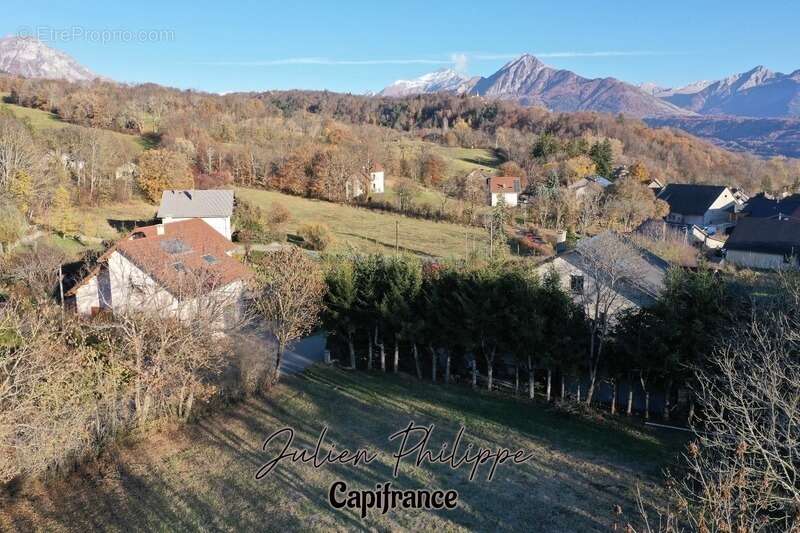 Terrain à SAINT-JULIEN-EN-CHAMPSAUR