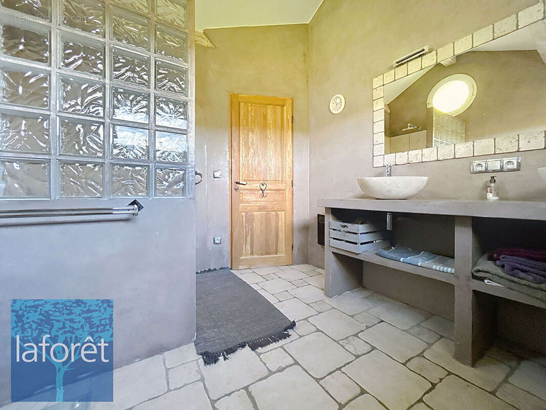 Maison Lambesc 7 pièce(s) 202 m2 - photo 12