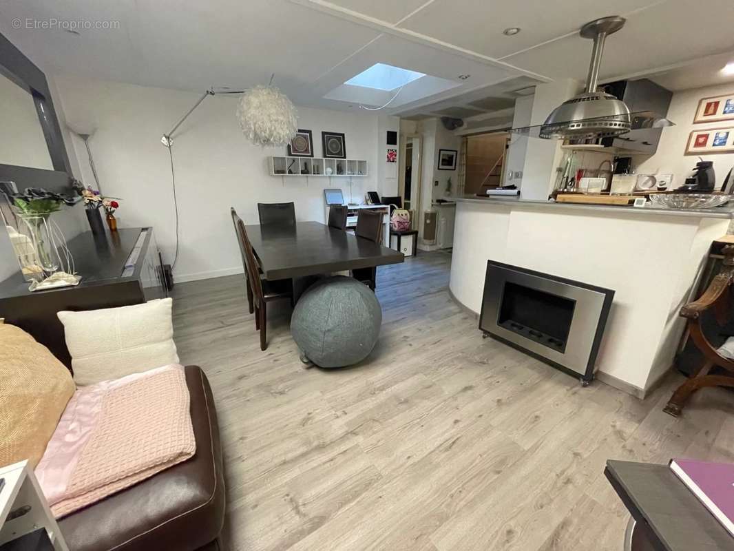 Appartement à PARIS-17E