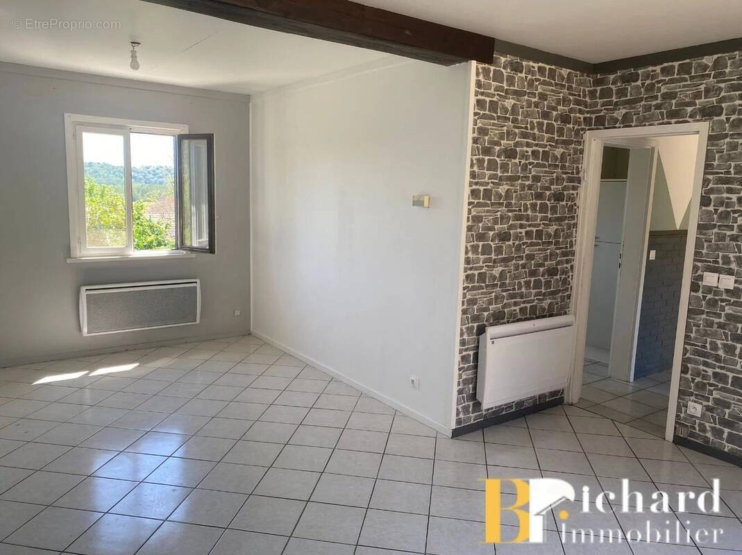 Maison à CHAMOUILLE