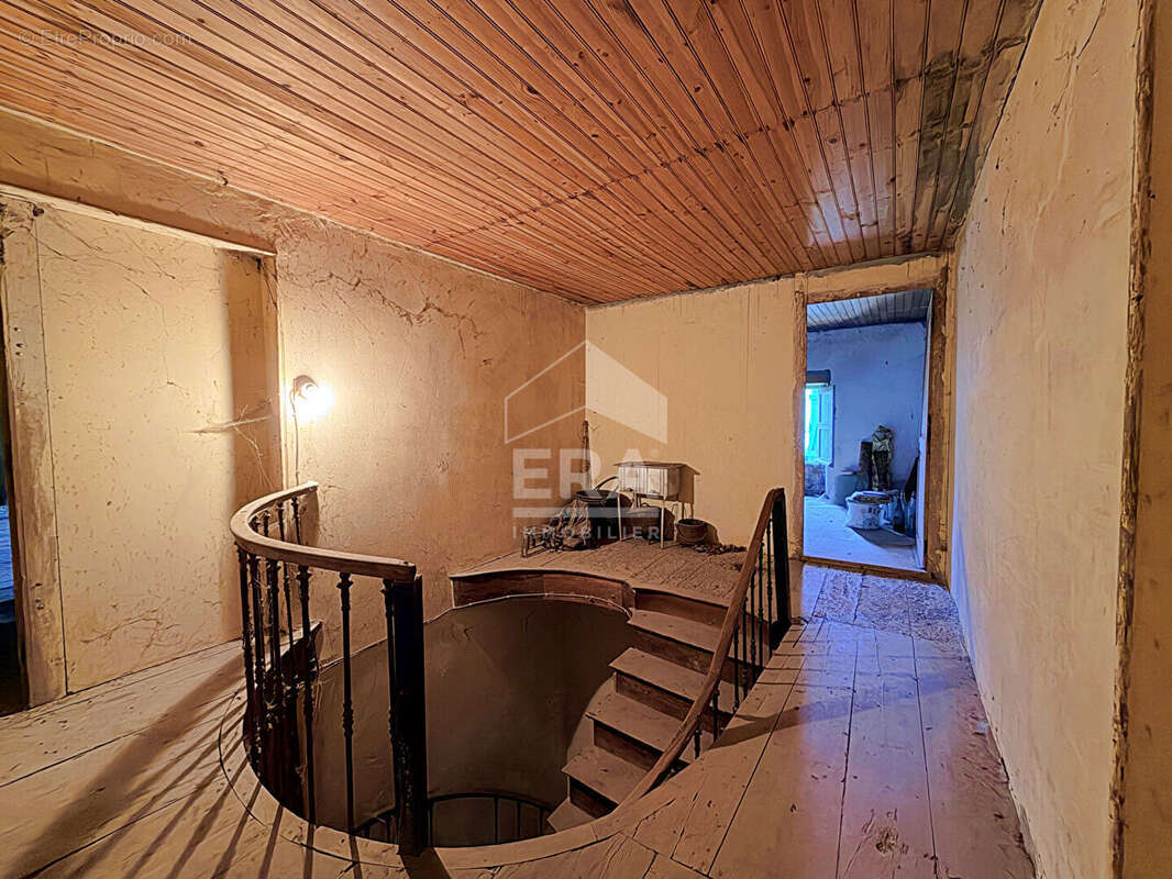 Maison à CHAMPAGNE-VIGNY