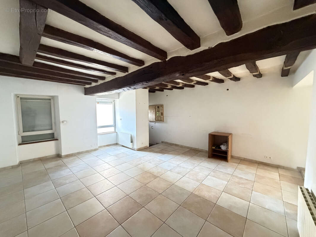 Maison à MONTREVAULT