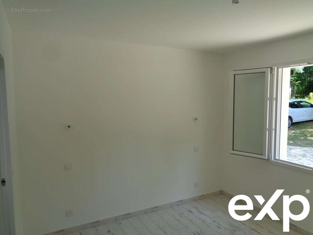 Maison à CHAMPAGNE-ET-FONTAINE