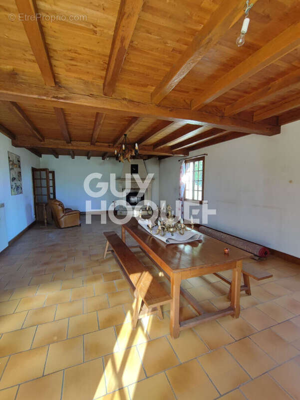 Maison à SAINT-SULPICE-D'ARNOULT