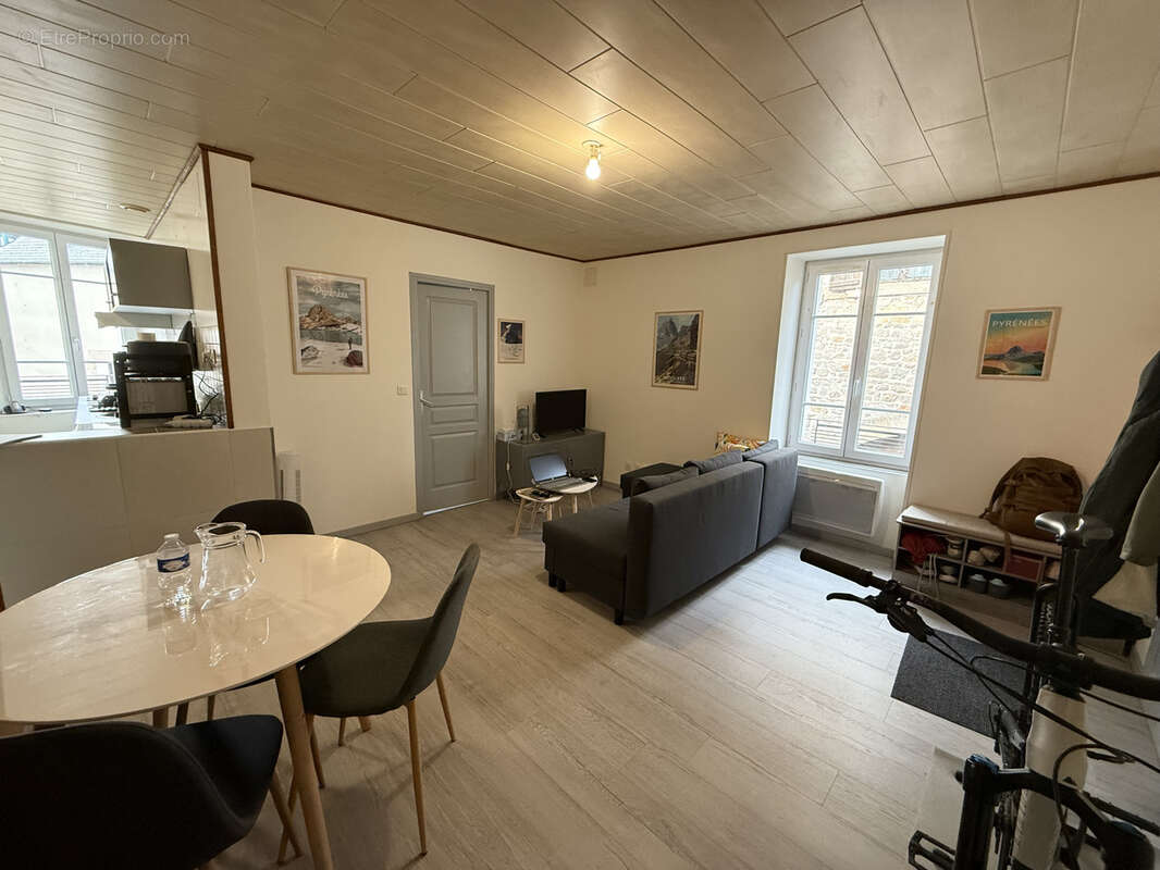 Maison à MEYMAC