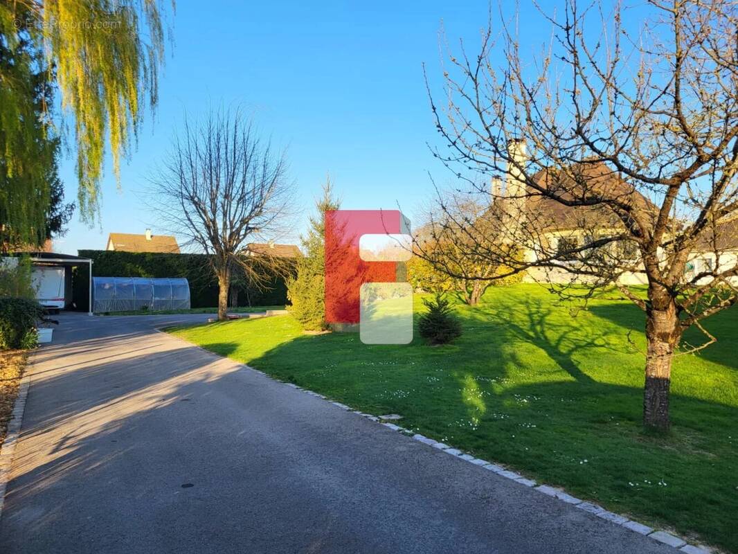 Maison à LUSIGNY-SUR-BARSE