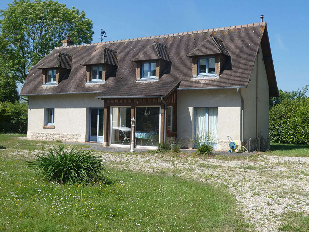 Maison à PONT-L&#039;EVEQUE