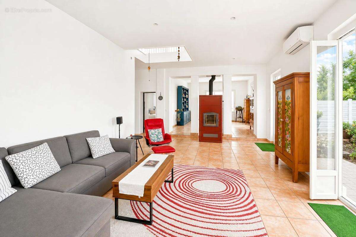 Maison rénovée de 180 m² piscine et toit terrasse à Mussidan - photo 4