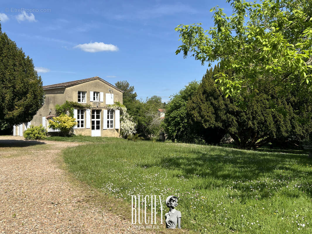 Maison à TALMONT-SAINT-HILAIRE
