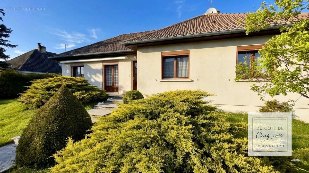 Maison à LA RIVIERE-DE-CORPS