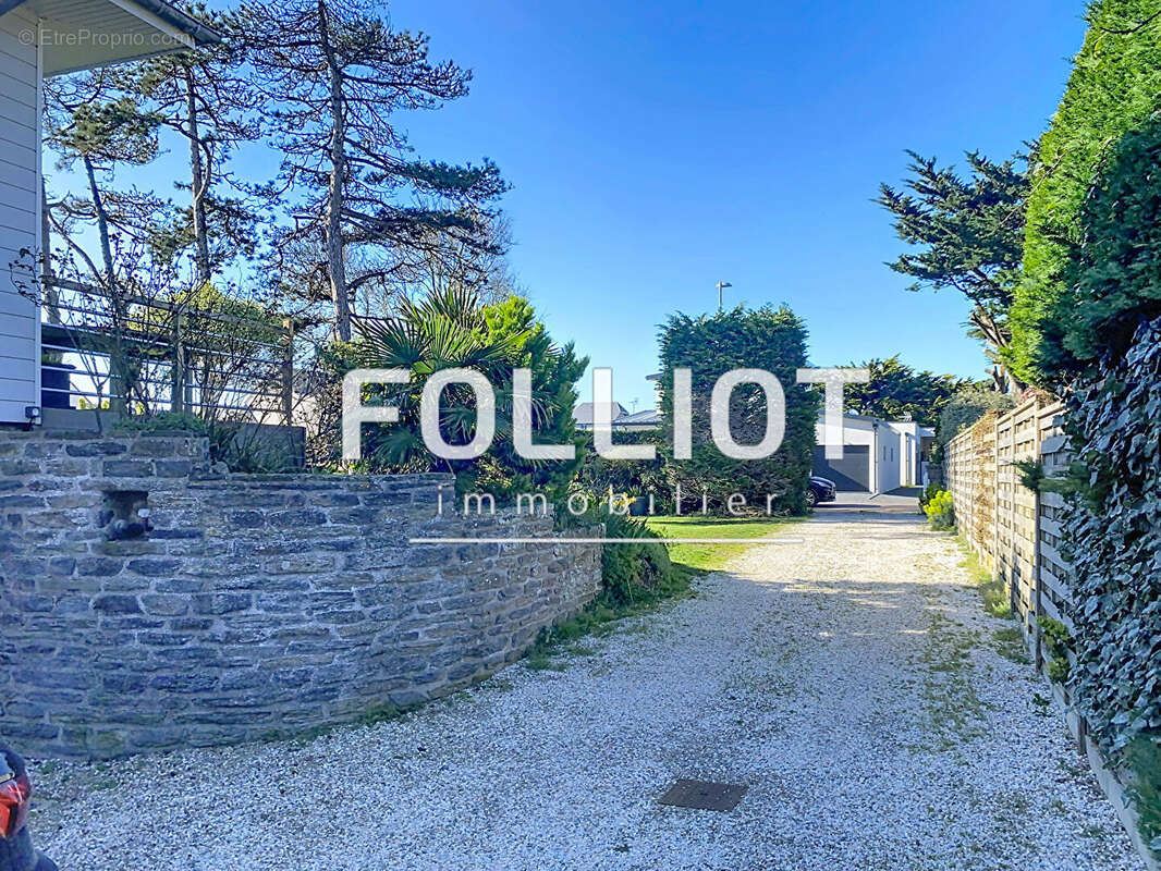 Maison à AGON-COUTAINVILLE