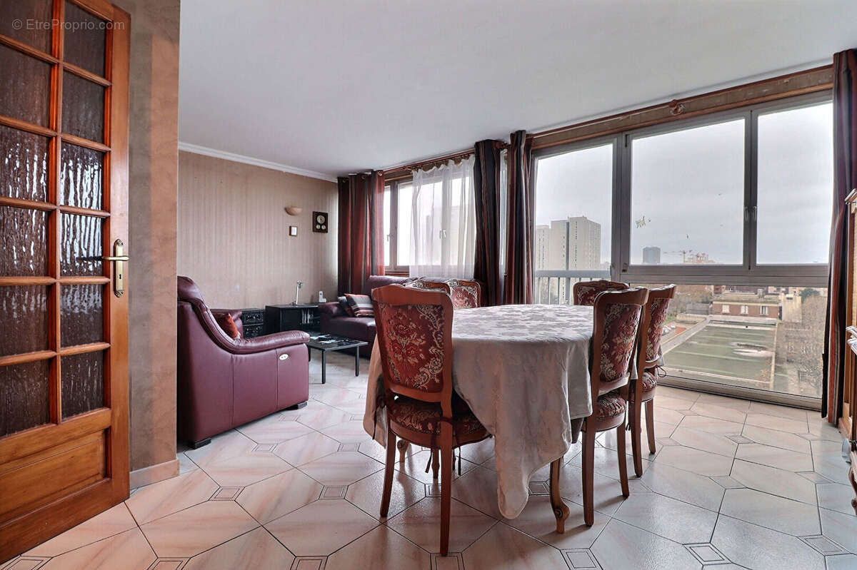 Appartement à AUBERVILLIERS