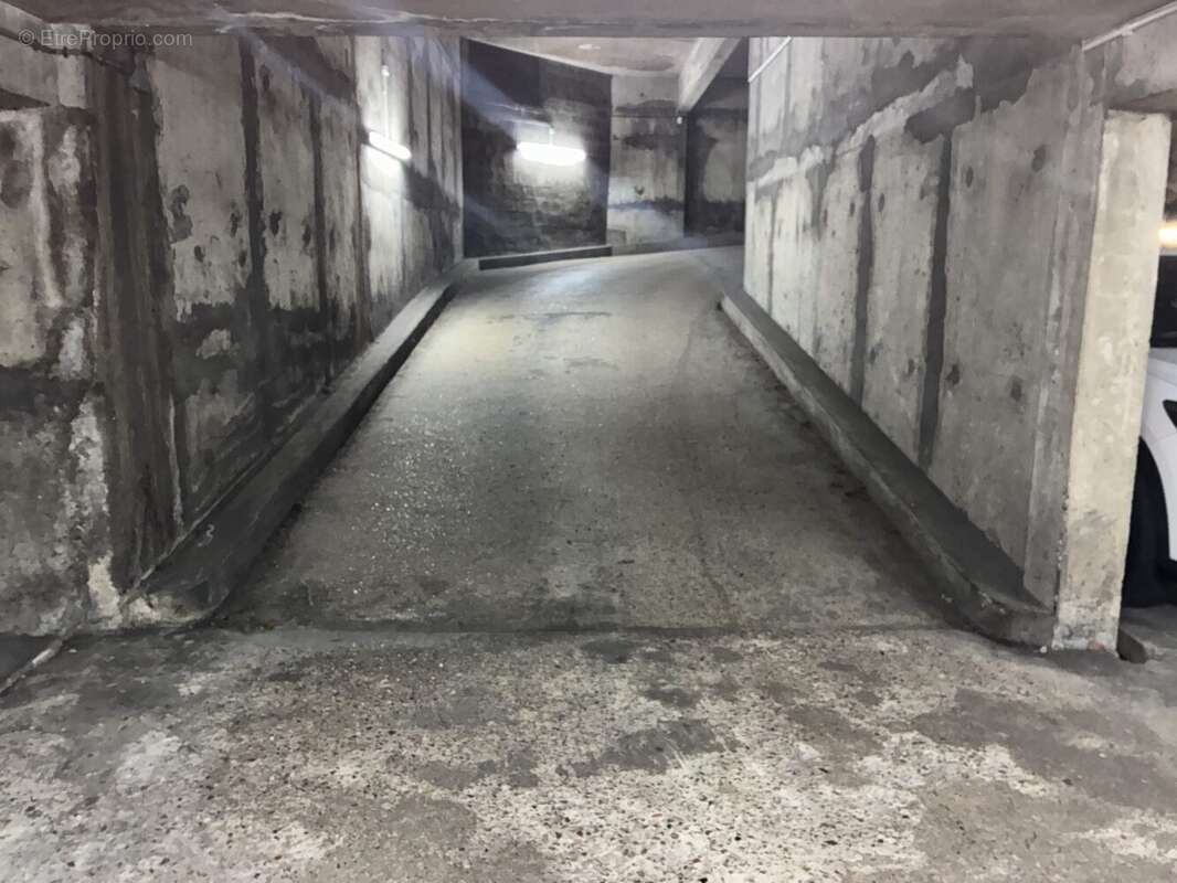 Parking à NOGENT-SUR-MARNE