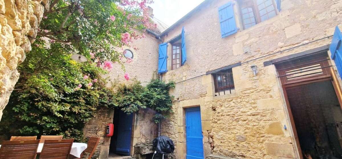 Maison à MONTIGNAC
