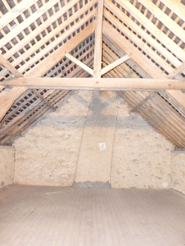 Maison à QUELAINES-SAINT-GAULT