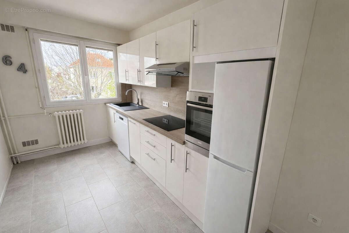 Appartement à SAINT-MAUR-DES-FOSSES