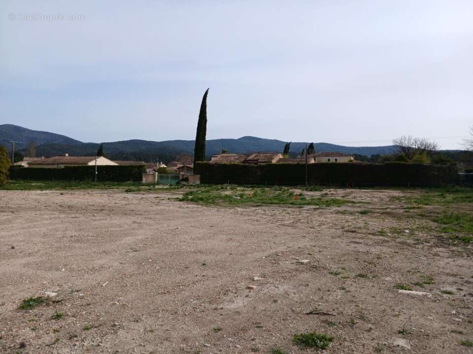 Terrain à PIGNANS