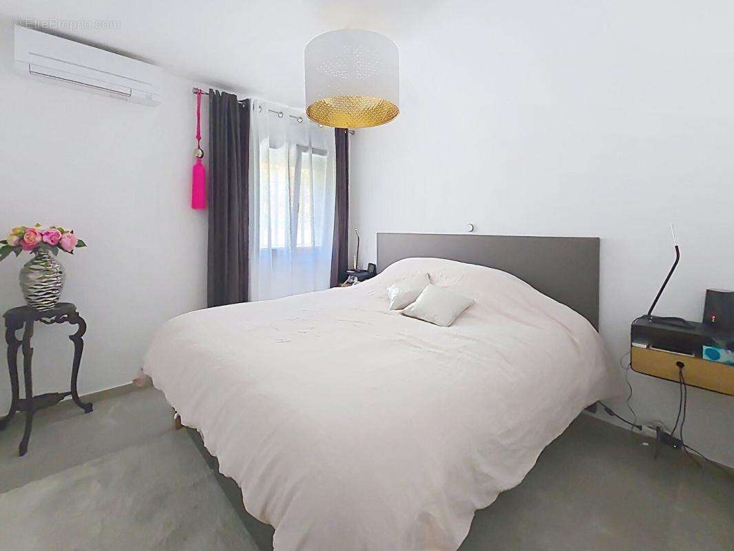 Maison à SIX-FOURS-LES-PLAGES