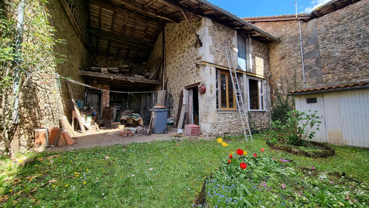 20230419_153039 - Maison à BUSSEROLLES