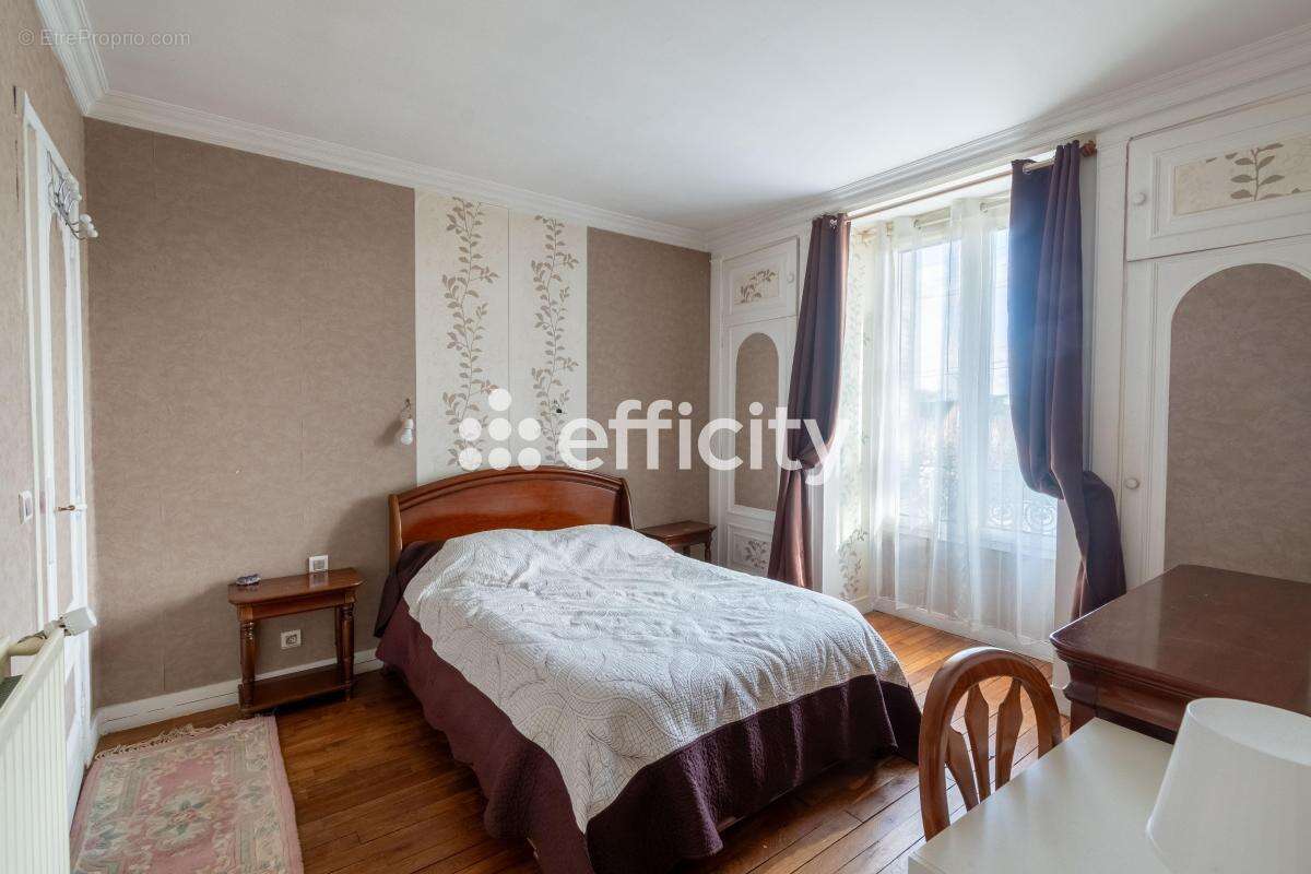 Maison à VILLENEUVE-LE-ROI