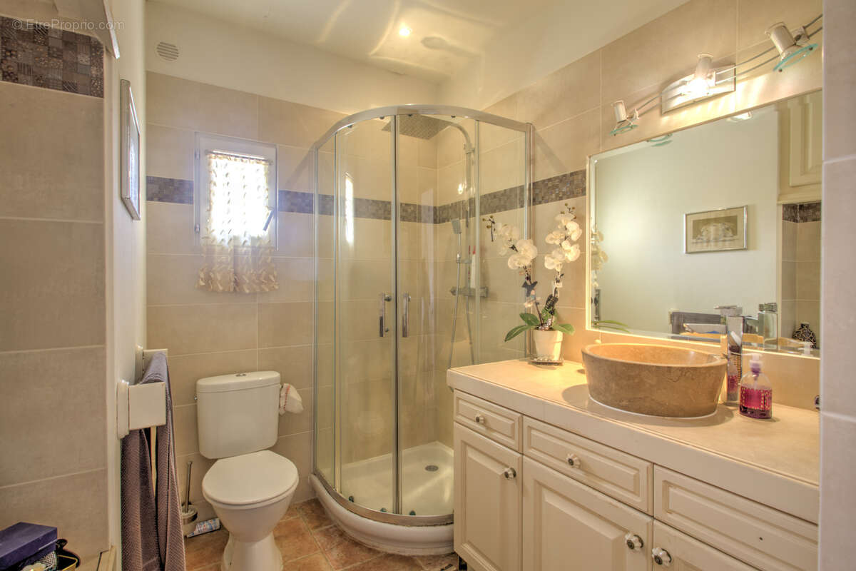  superbe villa proche de st-tropez  1 272 000 € - photo 17