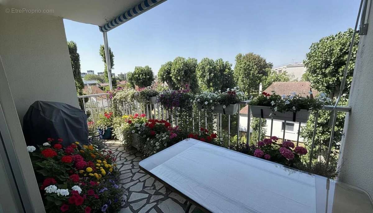 Appartement à FRESNES