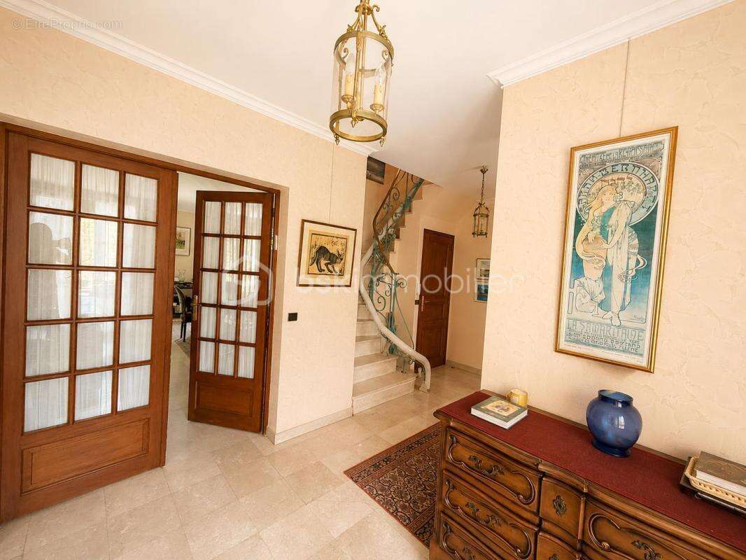 Maison familiale de 160 m² habitables sur 517 m² de terrain – Sous-sol total - photo 2
