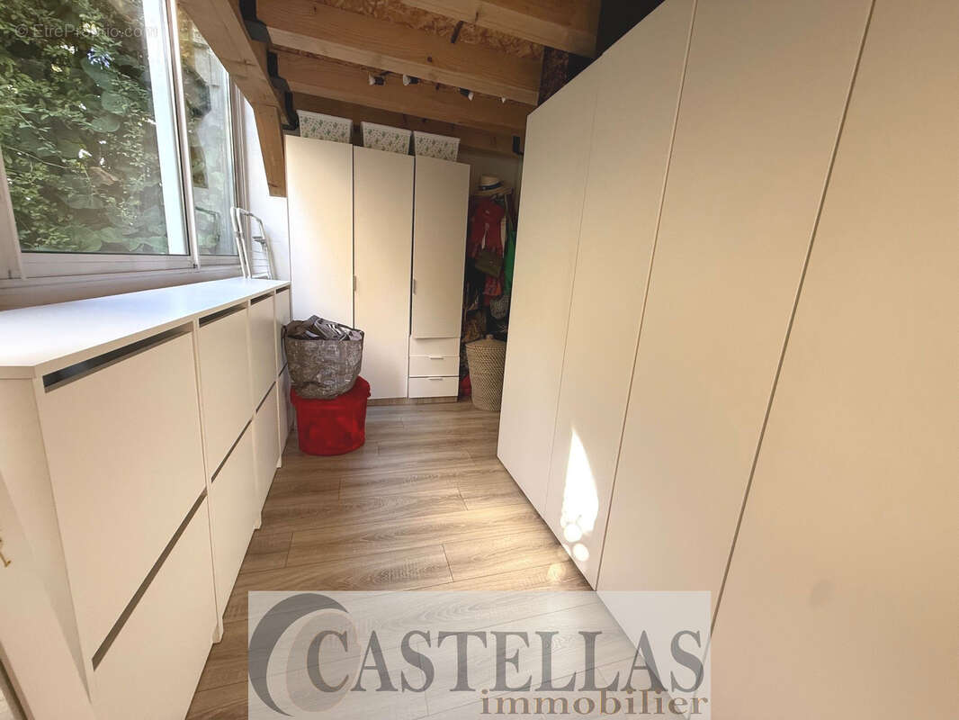 Appartement à ROQUEFORT-LA-BEDOULE