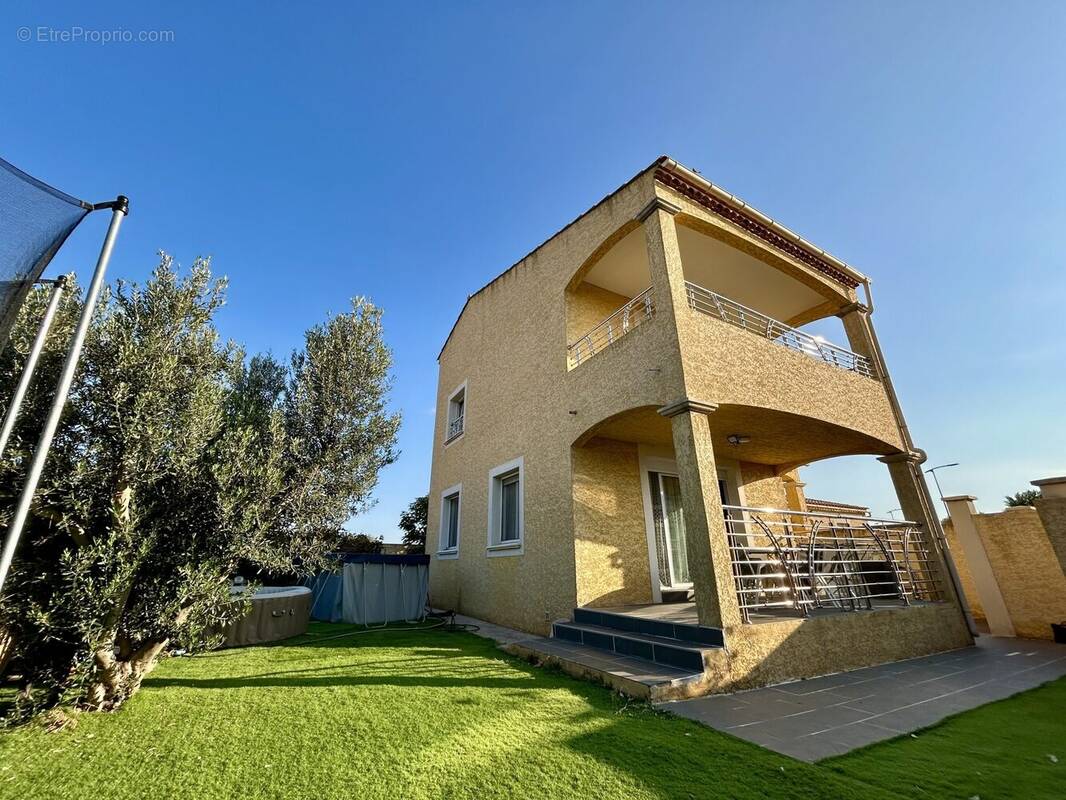 Maison à SAINT-GILLES